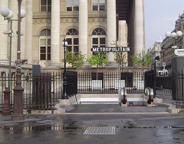 Métro Bourse