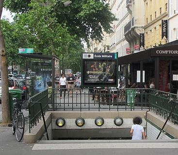 Métro Ecole militaire