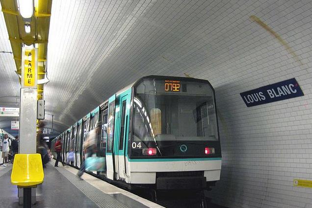 Métro Louis Blanc