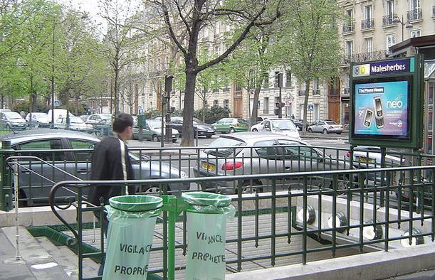 Métro Malesherbes