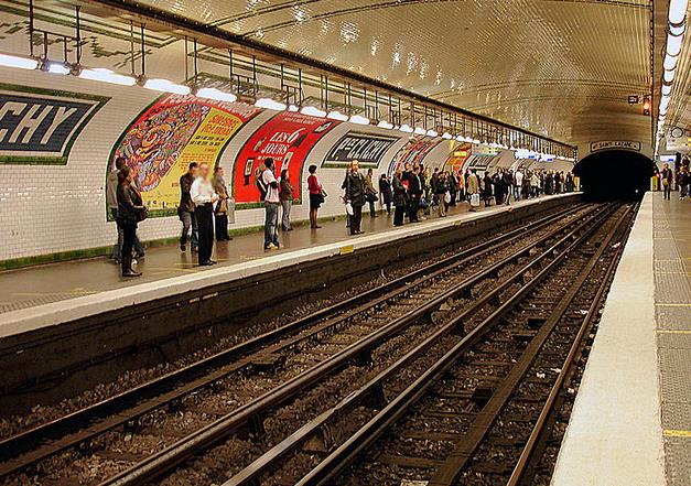 Métro Place de Clichy